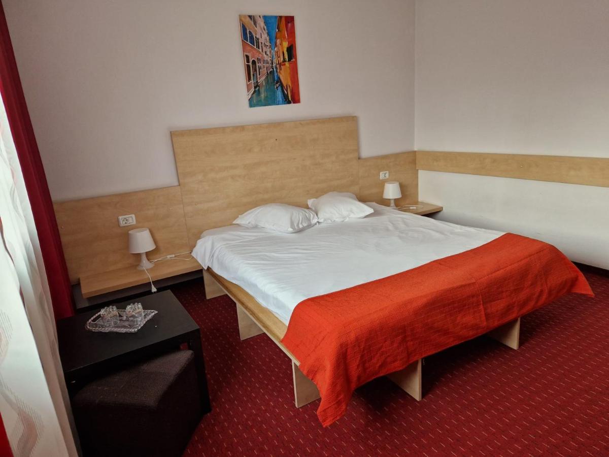 Pensiunea Carpe Diem Râmnicu Vâlcea Exterior foto