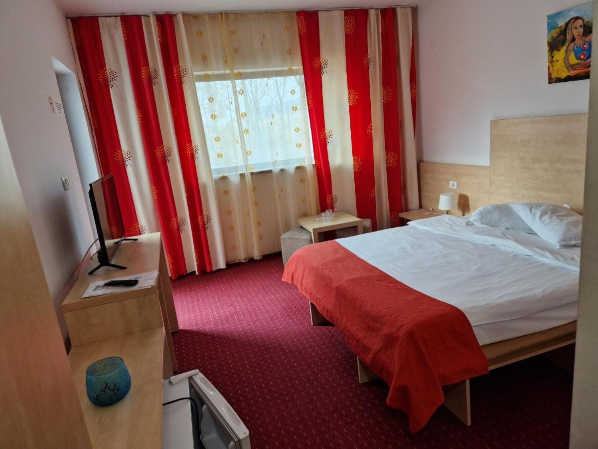 Pensiunea Carpe Diem Râmnicu Vâlcea Exterior foto